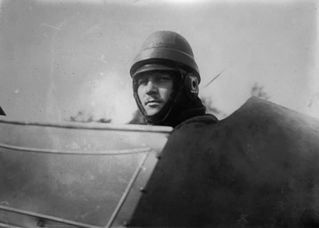 Первый победитель гонок на Кубок Шнейдера пилот фирмы «Депердюссен» Морис Прево (22.09.1887 – 27.11.1952 гг.). Фото сделано ориентировочно в 1913 г.
